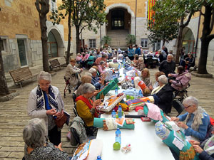 Fires de Sant Narcís 2024. Trobada de puntaires al pati de les Magnòlies