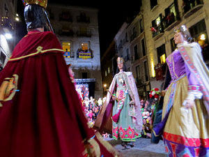 Ball de l'àliga, capgrossos i gegants