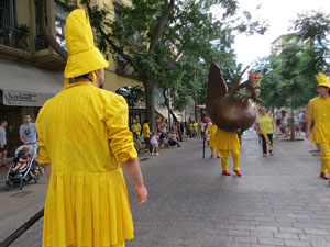 Cercavila de la Flama del Canig&oacute; 2025 fins la pla&ccedil;a del Vi