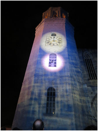 La Bruixa de la Catedral celebrant l'arribada del nou any des del campanar