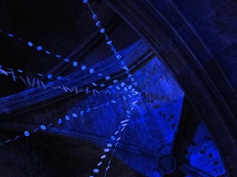 Neules a l'interior de la nau g&ograve;tica