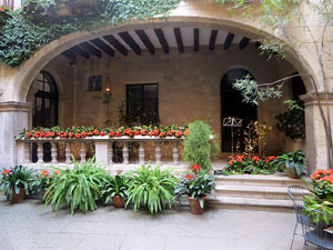 Temps de Flors 2025. Palau de Caramany