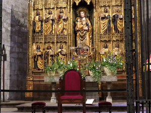 Temps de Flors 2025. Bas&iacute;lica de Sant Feliu (interior)