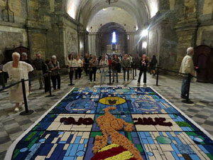 Temps de Flors 2025. Bas&iacute;lica de Sant Feliu (interior)