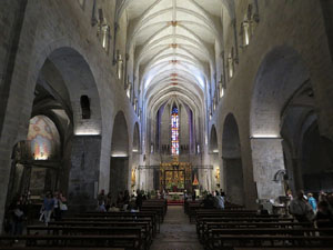 Temps de Flors 2025. Bas&iacute;lica de Sant Feliu (interior)