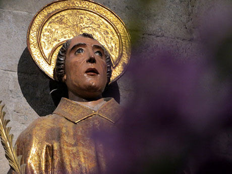 Temps de Flors 2025. Bas&iacute;lica de Sant Feliu (interior)