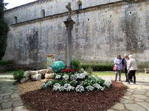 Temps de Flors 2025. Creu de Terme de Sant Pere de Galligants