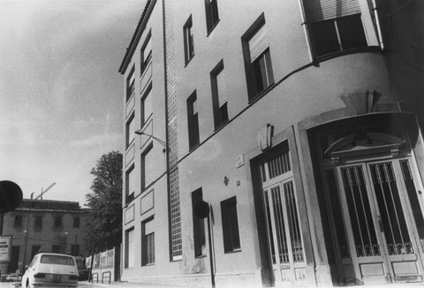 El carrer de la Premsa. L'escola Eiximenis. 1985