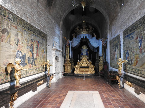 Capella de l'Esperan&ccedil;a de la Catedral, amb el Llit de la Mare de D&eacute;u