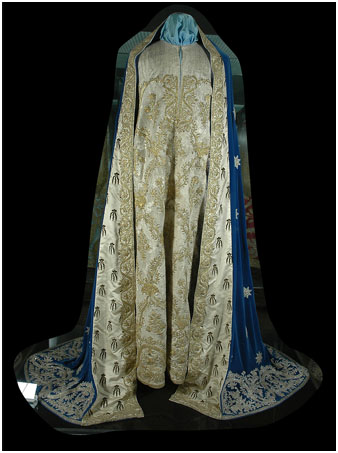 Vestit de la Mare de D&eacute;u adormida. Ca. 1775