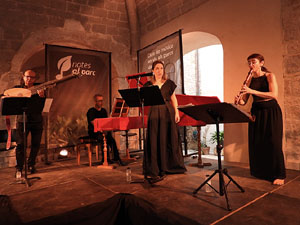 Festival Notes al parc 2022. Adriana Mayer & Ensemble L'Albera