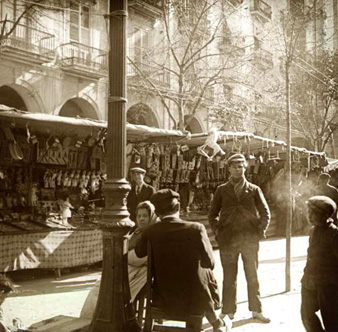 Fires i festes de Sant Narcís. Diferents parades i atraccions situades a la Plaça de Sant Agustí