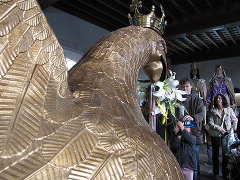 Els gegants a l'Ajuntament