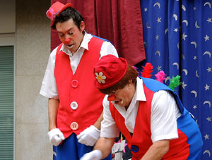 Espectacle de pallassos al Mercadal