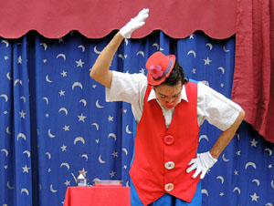 Espectacle de pallassos al Mercadal