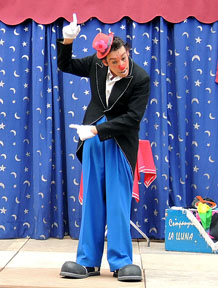 Espectacle de pallassos al Mercadal