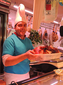 Taller de decoraci&oacute; nadalenca al Museu d'Art de Girona