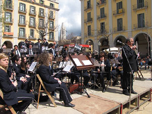 Concert de la banda La Lira a la plaça de la Independència