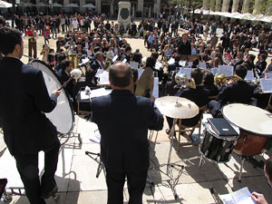 Concert de la banda La Lira a la plaça de la Independència
