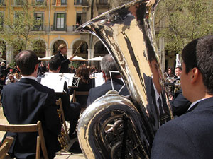 Concert de la banda La Lira a la plaça de la Independència