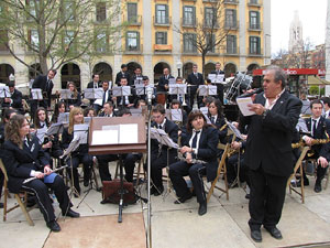 Concert de la banda La Lira a la plaça de la Independència