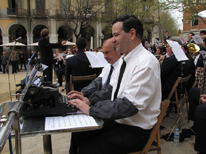 Concert de la banda La Lira a la plaça de la Independència