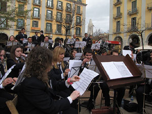 Concert de la banda La Lira a la plaça de la Independència