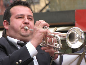 Concert de la banda La Lira a la plaça de la Independència