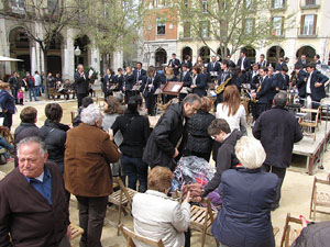 Concert de la banda La Lira a la plaça de la Independència