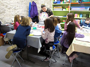 Taller de decoraci&oacute; nadalenca al Museu d'Art