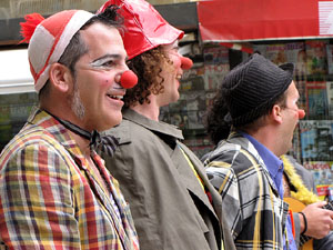 Espectacle de circ a c&agrave;rrec de MABSUTINS