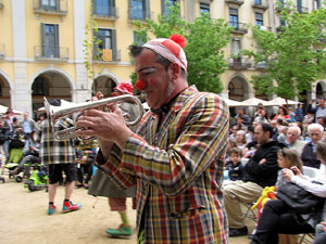 Espectacle de circ a c&agrave;rrec de MABSUTINS