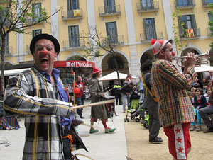 Espectacle de circ a c&agrave;rrec de MABSUTINS