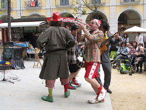 Espectacle de circ a c&agrave;rrec de MABSUTINS