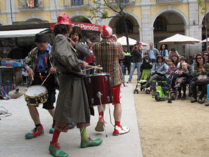 Espectacle de circ a c&agrave;rrec de MABSUTINS