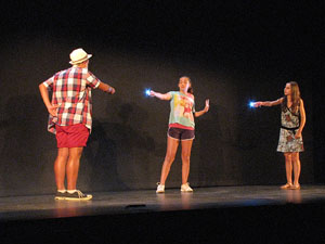 FITAG Fira Internacional de Teatre Amateur de Girona. Espectacle inaugural amb Cràdula Teatre, de Cassà de la Selva