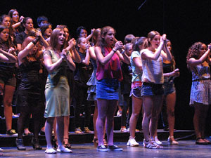 FITAG Fira Internacional de Teatre Amateur de Girona. Espectacle inaugural amb Cràdula Teatre, de Cassà de la Selva