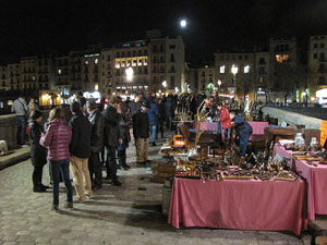 Descarregada de Brocanters i Antiquaris al pont de Pedra