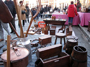 Descarregada de Brocanters i Antiquaris al pont de Pedra