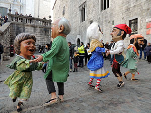 Cercavila de gegants i capgrossos pel Barri Vell