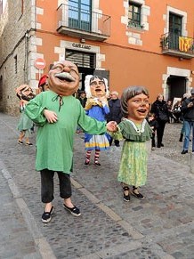 Cercavila de gegants i capgrossos pel Barri Vell