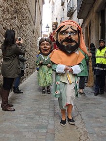 Cercavila de gegants i capgrossos pel Barri Vell