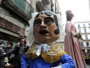 Cercavila de gegants i capgrossos pel Barri Vell
