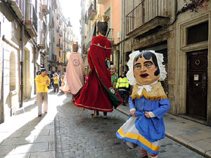 Cercavila de gegants i capgrossos pel Barri Vell