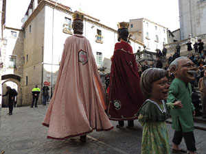 Cercavila de gegants i capgrossos pel Barri Vell