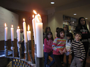 Taller de baldufes de Hanukk&agrave; al centre Bonastruc &ccedil;a Porta - Museu d'Hist&ograve;ria dels Jueus de Girona 