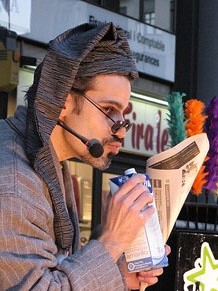 Espectacle de M&agrave;gia a la pla&ccedil;a Josep Pla