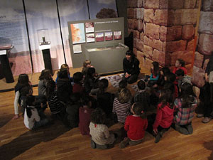 Taller de mosaic rom&agrave; al Museu d'Hist&ograve;ria de la Ciutat