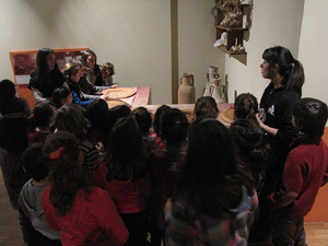 Taller de mosaic rom&agrave; al Museu d'Hist&ograve;ria de la Ciutat