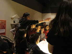 Taller de mosaic rom&agrave; al Museu d'Hist&ograve;ria de la Ciutat